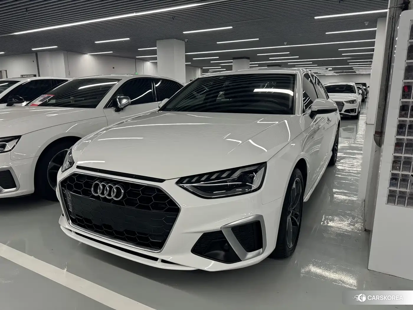 Audi A4L id 4577647 из Китая 8