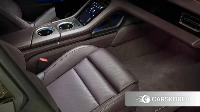 Porsche Taycan id 3393990 из Кореи 8