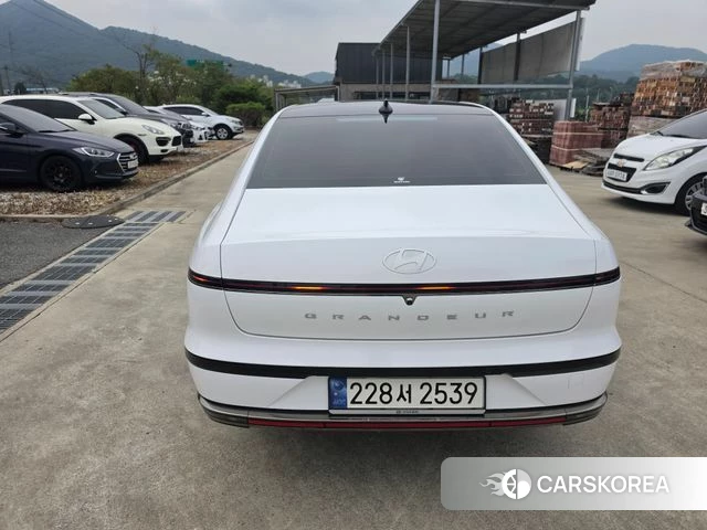 Hyundai Grandeur Hybrid (GN7) id 4847794 из Кореи 11