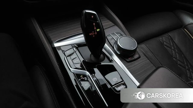 BMW 5 Series (G30) id 3828052 из Кореи 16