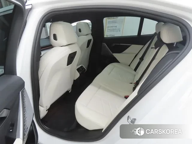 BMW 5 Series (G60) id 3570583 из Кореи 16