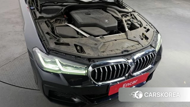 BMW 5 Series (G30) id 3832762 из Кореи 16