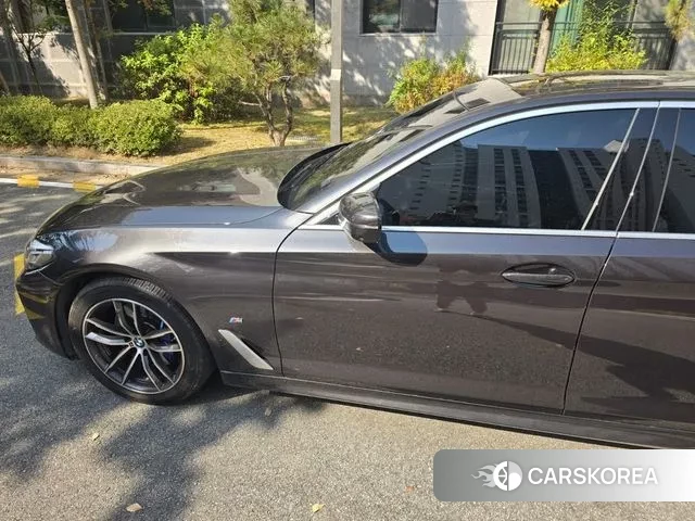 BMW 5 Series (G30) id 3322385 из Кореи 9