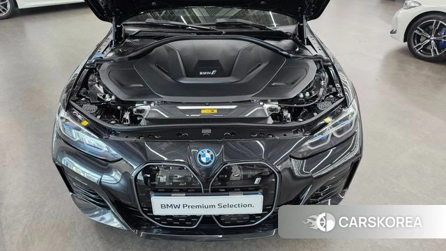 BMW i4 id 3876773 из Кореи 16