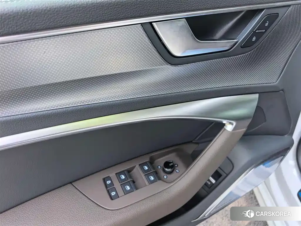 Audi A7L id 4570354 из Китая 20