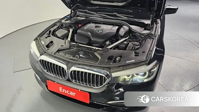 BMW 5 Series (G30) id 3284109 из Кореи 16