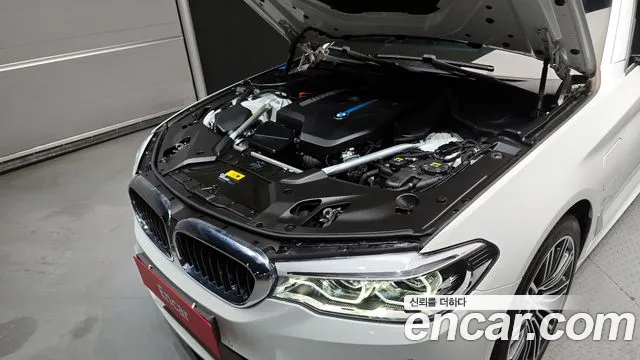 BMW 5 Series (G30) id 2849774 из Кореи 16