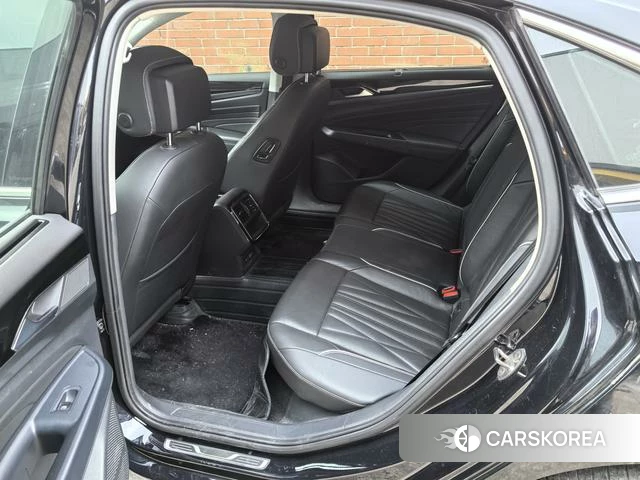 Volkswagen Passat id 4290282 из Китая 7