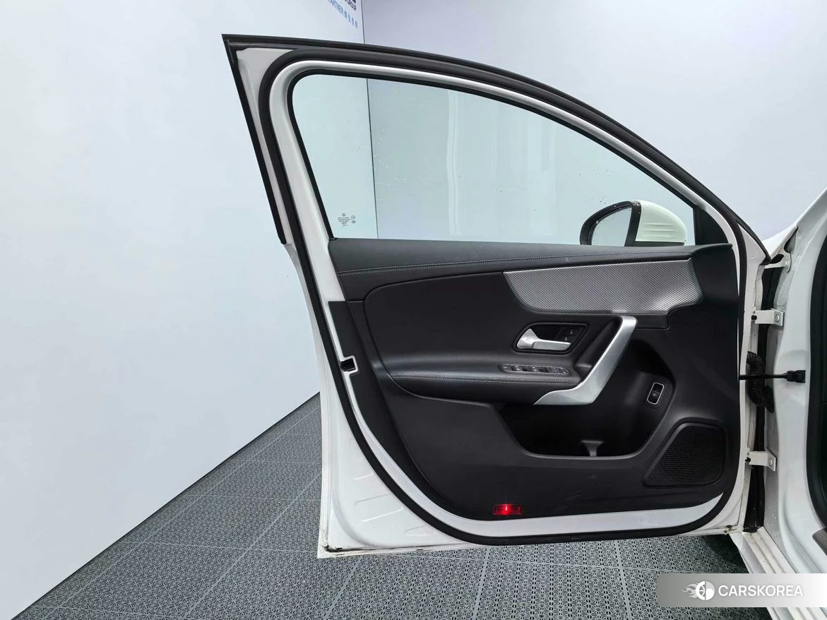 Mercedes-Benz Class A id 4512452 из Китая 14
