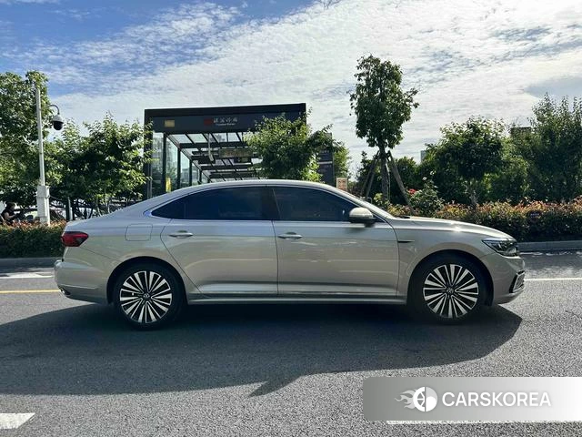 Volkswagen Passat id 4341625 из Китая 9