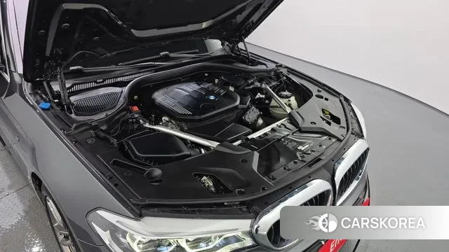 BMW 5 Series (G30) id 3033775 из Кореи 16