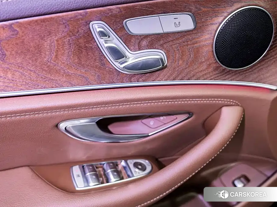 Mercedes-Benz E-Class id 4674299 из Китая 18