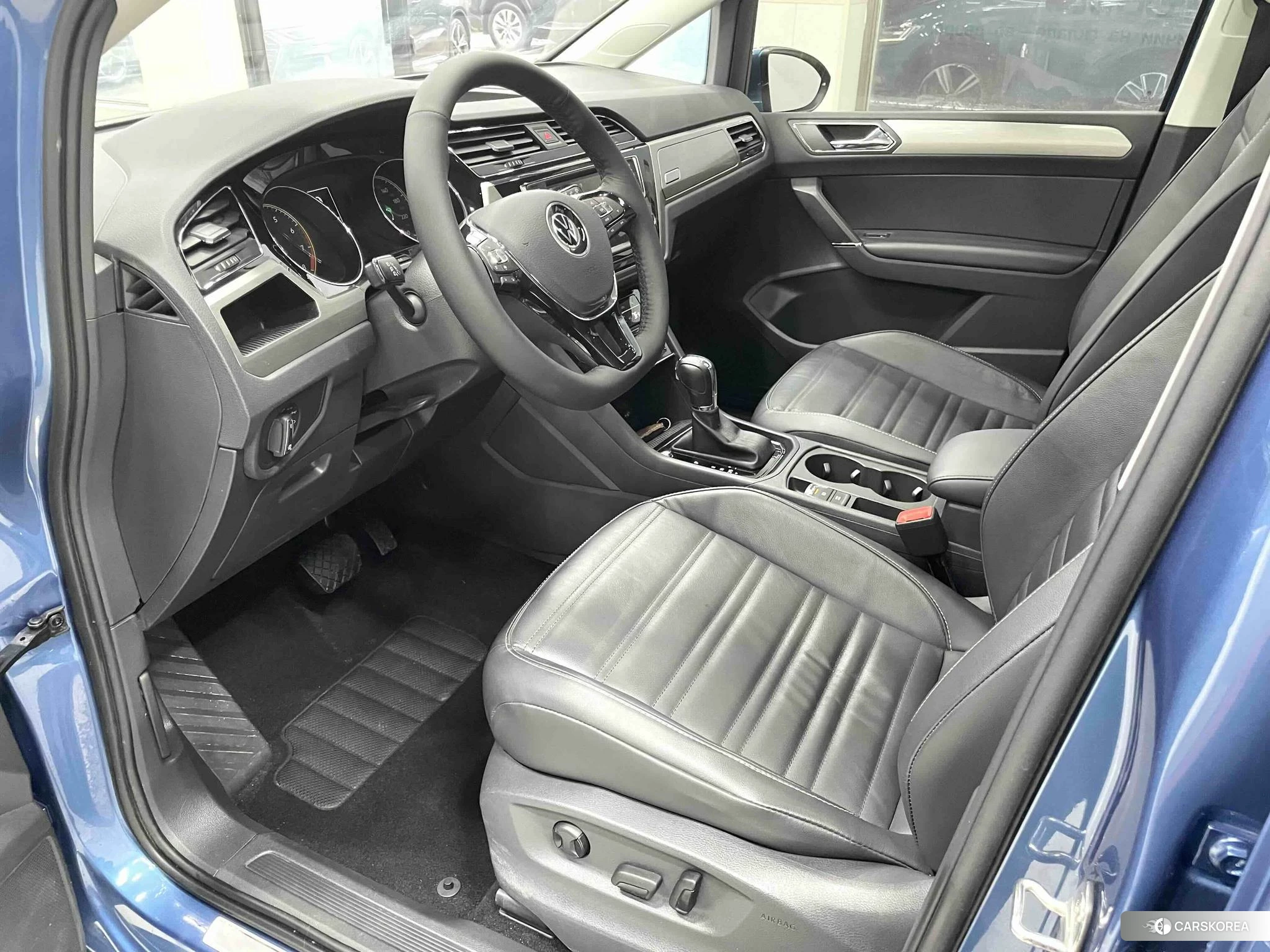 Volkswagen Touran L id 4461728 из Китая 16