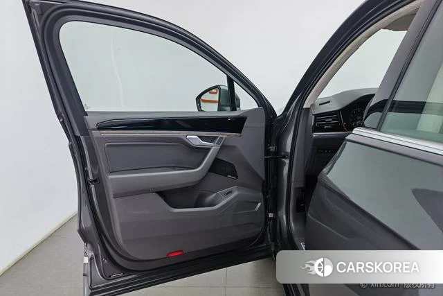 Volkswagen Touareg id 4253584 из Китая 20