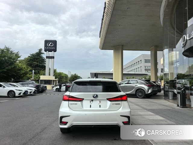 Lexus CT id 4335905 из Китая 13