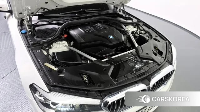 BMW 5 Series (G30) id 3379991 из Кореи 16