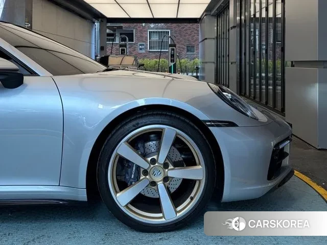 Porsche 911(992) id 3757928 из Кореи 9