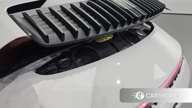 Porsche 911(992) id 2980599 из Кореи 16