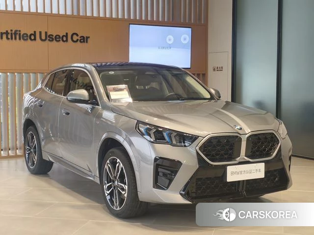 BMW X2 (import) 2025 Серебристо-серый из Китая, фото 6