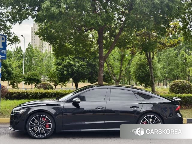 Audi S7 2023 Черный из Китая, фото 6