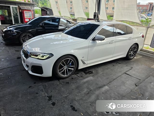 BMW 5 Series (G30) 2023 Белый из Кореи, фото 6