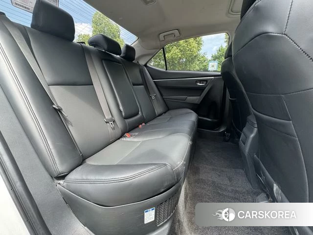 Toyota Corolla dual engine E+ id 4273895 из Китая 16