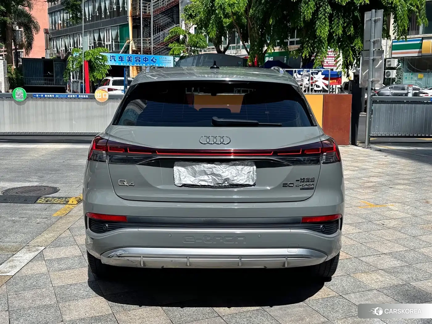 Audi Q4 e-tron 2023 Silver/gray из Китая, фото 6