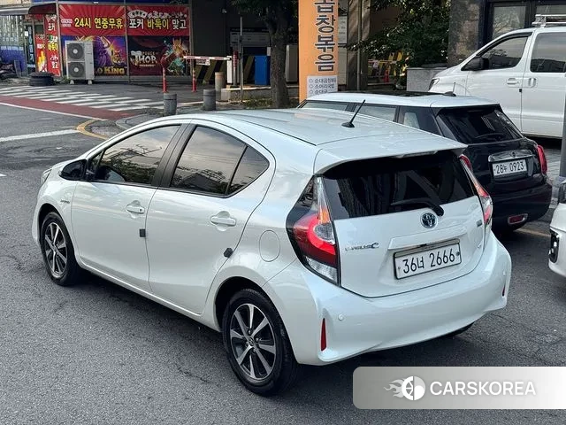 Toyota Prius C id 3000409 из Кореи 16