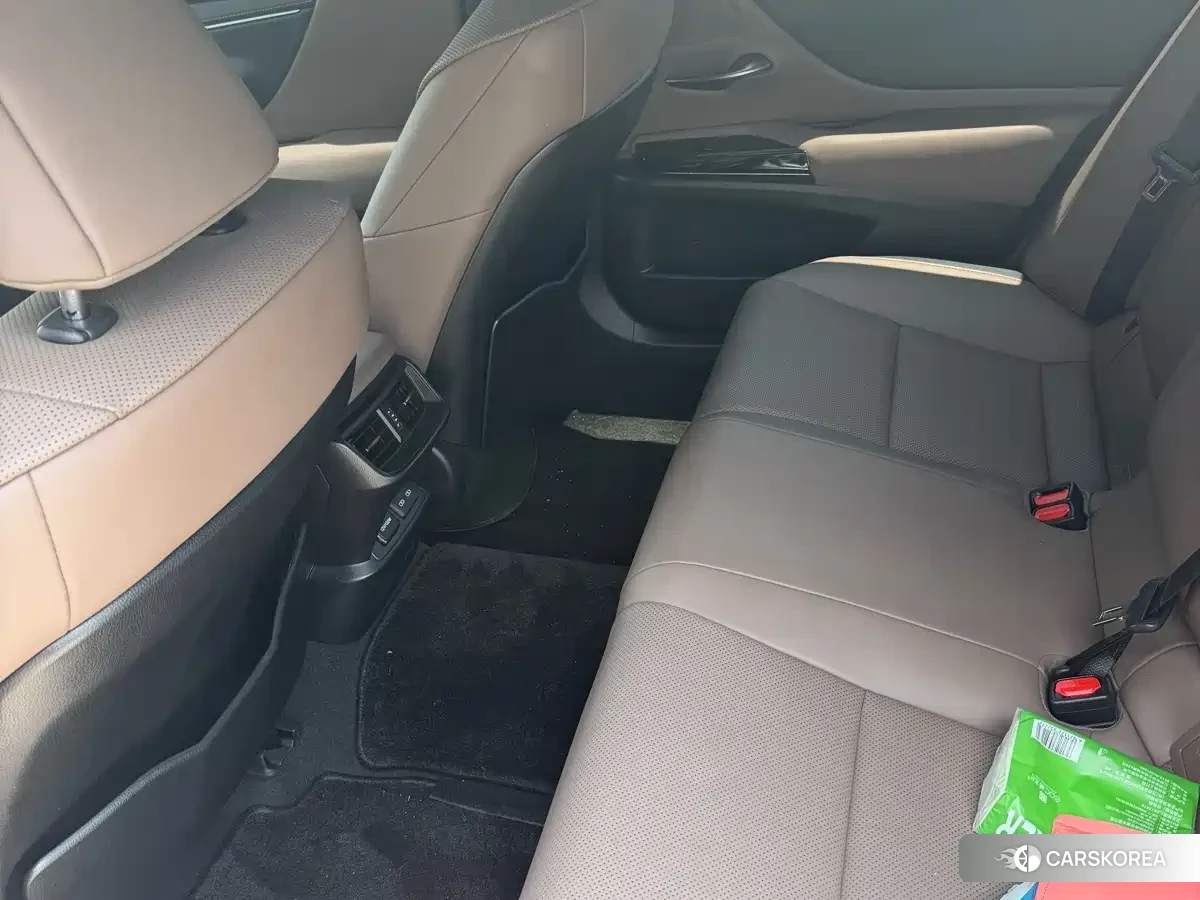Lexus ES id 4599755 из Китая 7