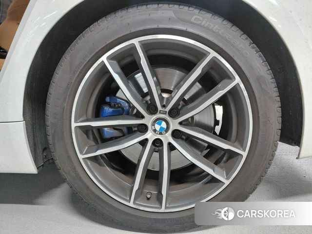 BMW 5 Series (G30) id 3941158 из Кореи 14