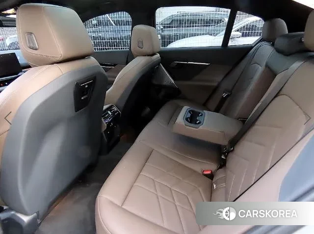 BMW 5 Series (G60) id 3426334 из Кореи 16