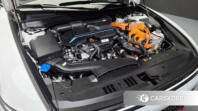 Hyundai Grandeur Hybrid (GN7) id 3011343 из Кореи 16