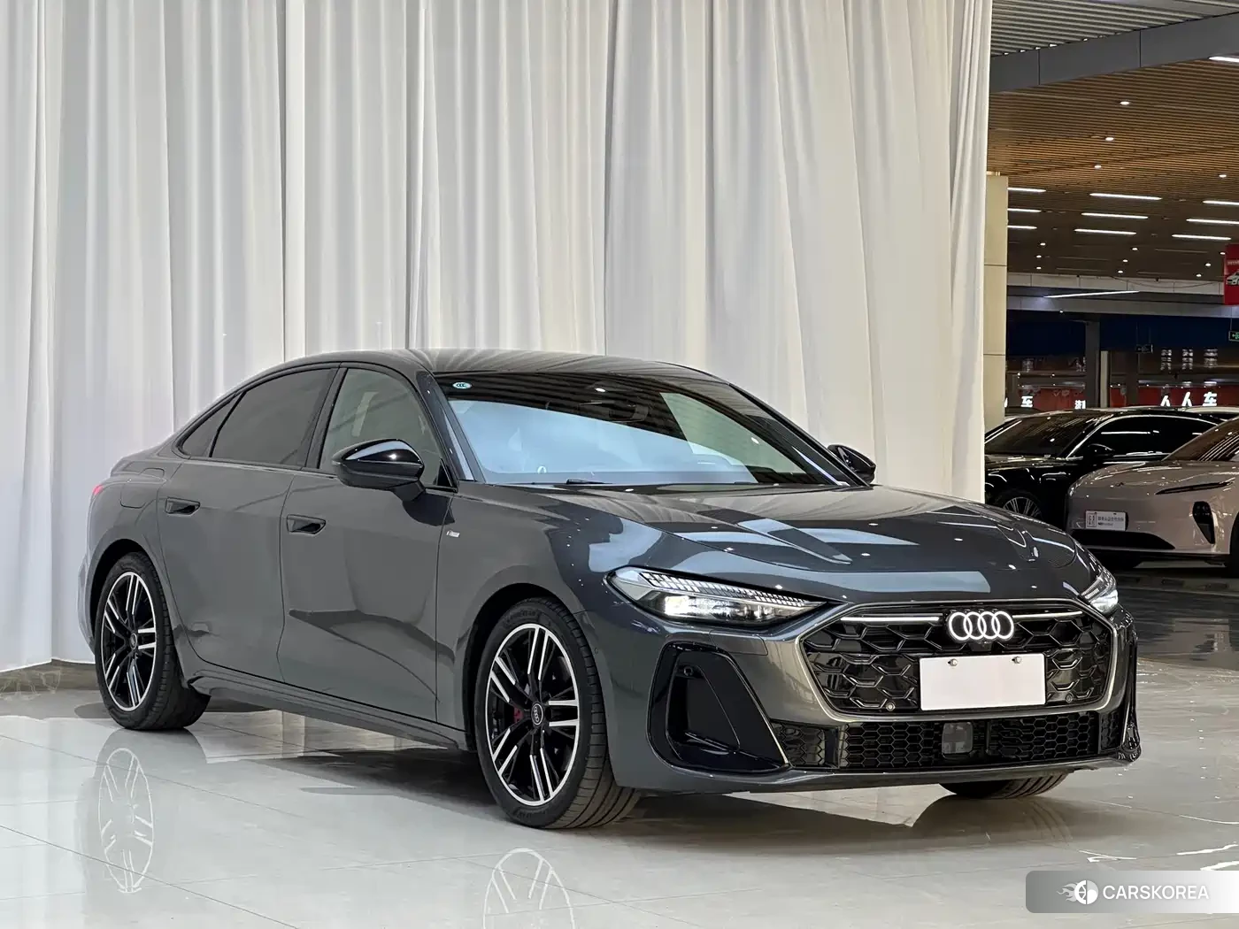 Audi A5L id 4601082 из Китая 10