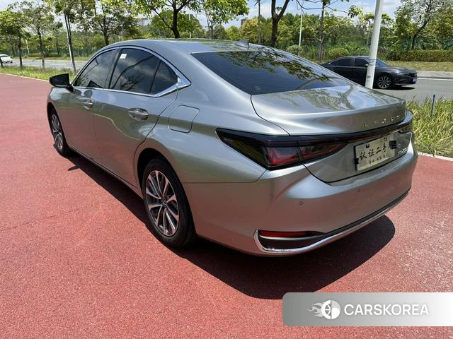 Lexus ES id 4301839 из Китая 9