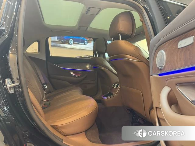 Mercedes-Benz E-class id 4275441 из Китая 14