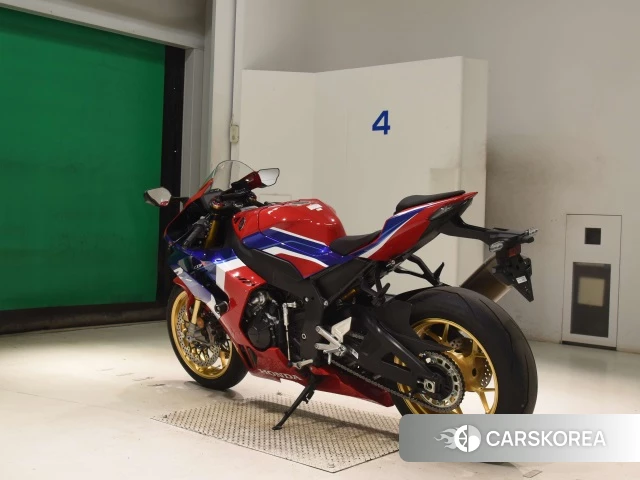 Honda CBR1000RR-R FIREBLADE id 4334535 из Японии 6