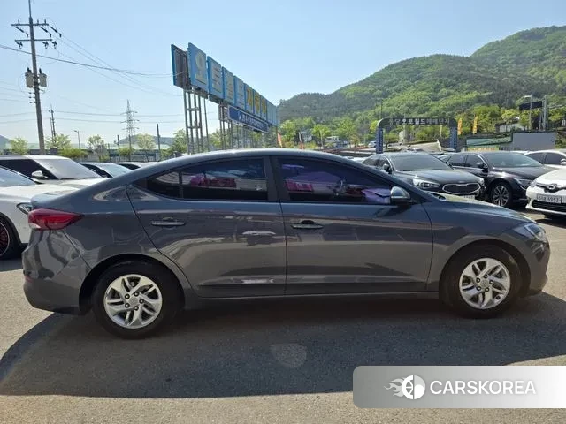 Hyundai Avante AD id 2991374 из Кореи 14