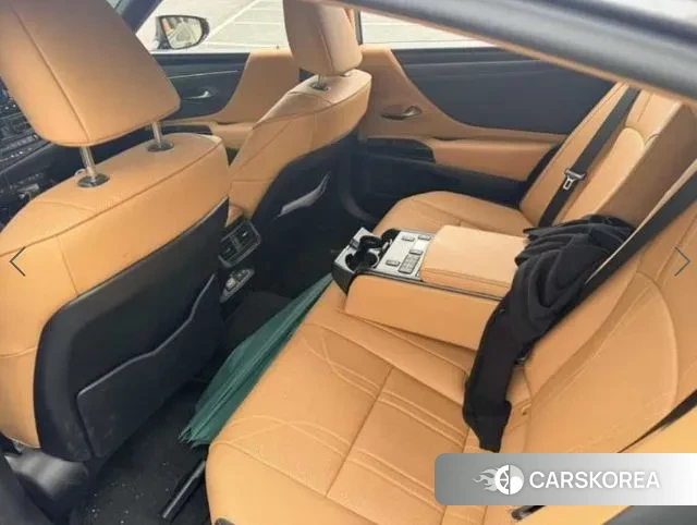 Lexus ES300h 7th generation 2023 Серый из Кореи, фото 6