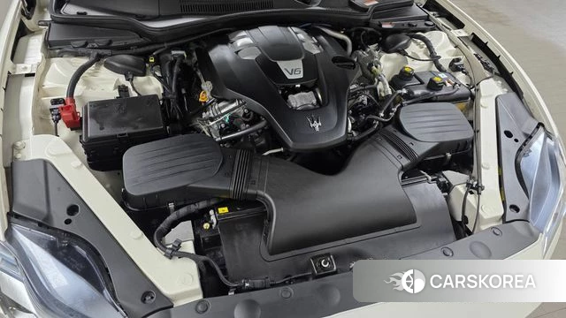 Maserati Quattroporte id 3942871 из Кореи 16