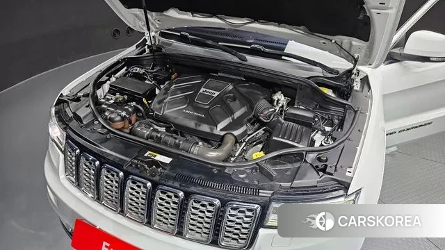 Jeep Grand Cherokee id 3703884 из Кореи 16