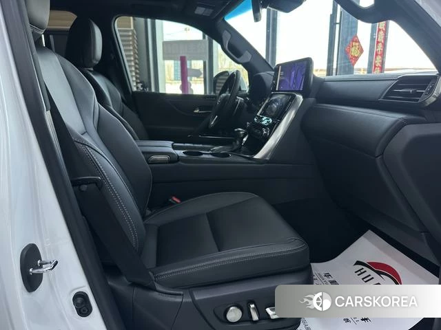 Lexus LX id 4262574 из Китая 19
