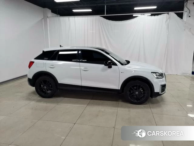 Audi Q2L id 4297789 из Китая 16