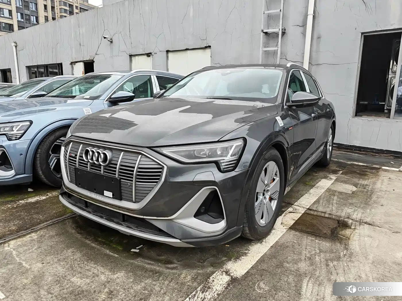 Audi e-tron 2026 Silver/gray из Китая, фото 6