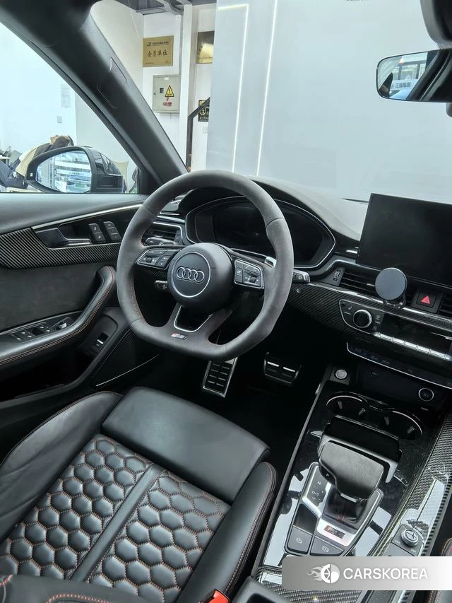 Audi RS 4 id 4259418 из Китая 12