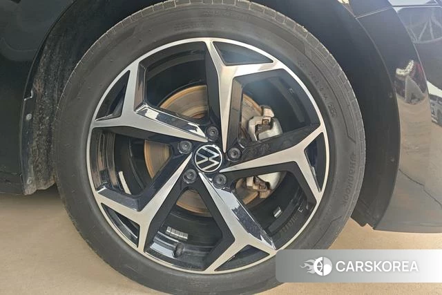 Volkswagen Passat id 4272130 из Китая 13