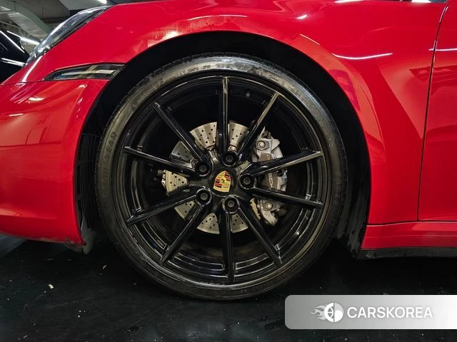 Porsche 911(992) id 4501385 из Кореи 16