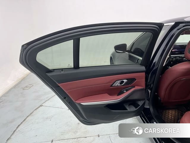 BMW 3 series id 4335731 из Китая 24