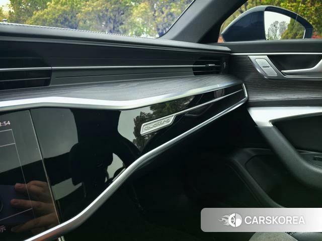 Audi A6L id 4314327 из Китая 16