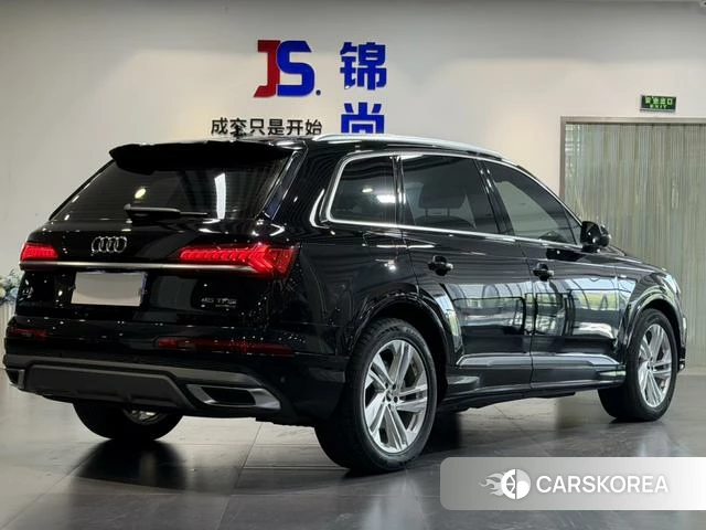 Audi Q7 2024 Черный из Китая, фото 6
