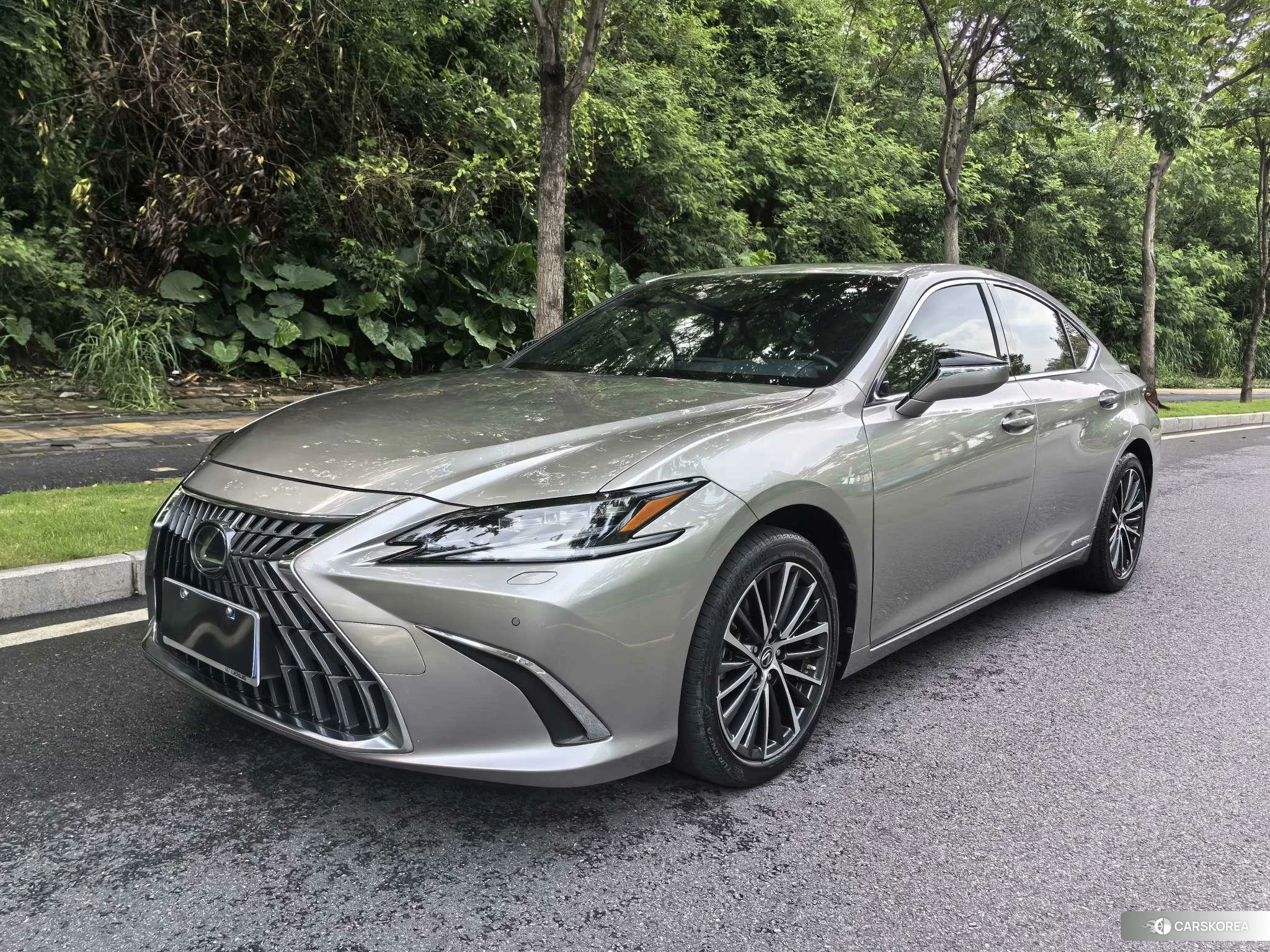 Lexus ES id 4486588 из Китая 9